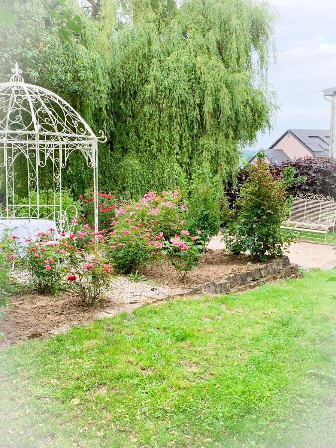 Hotel Isabelle'S Rosegarden à Beckerich Extérieur photo